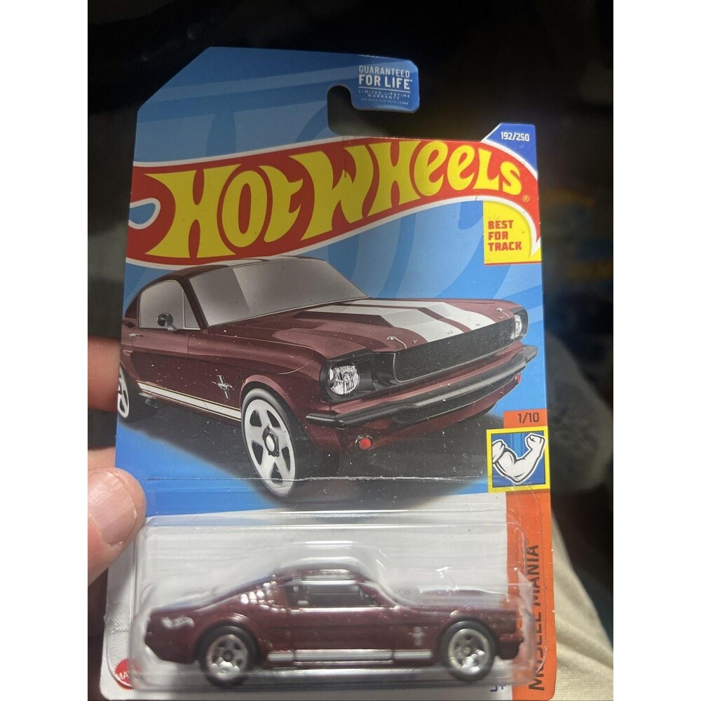 Hot Wheels Ford Mustang Red Muscle Mania Diecast Toy Car 1:64 192/250 1/10